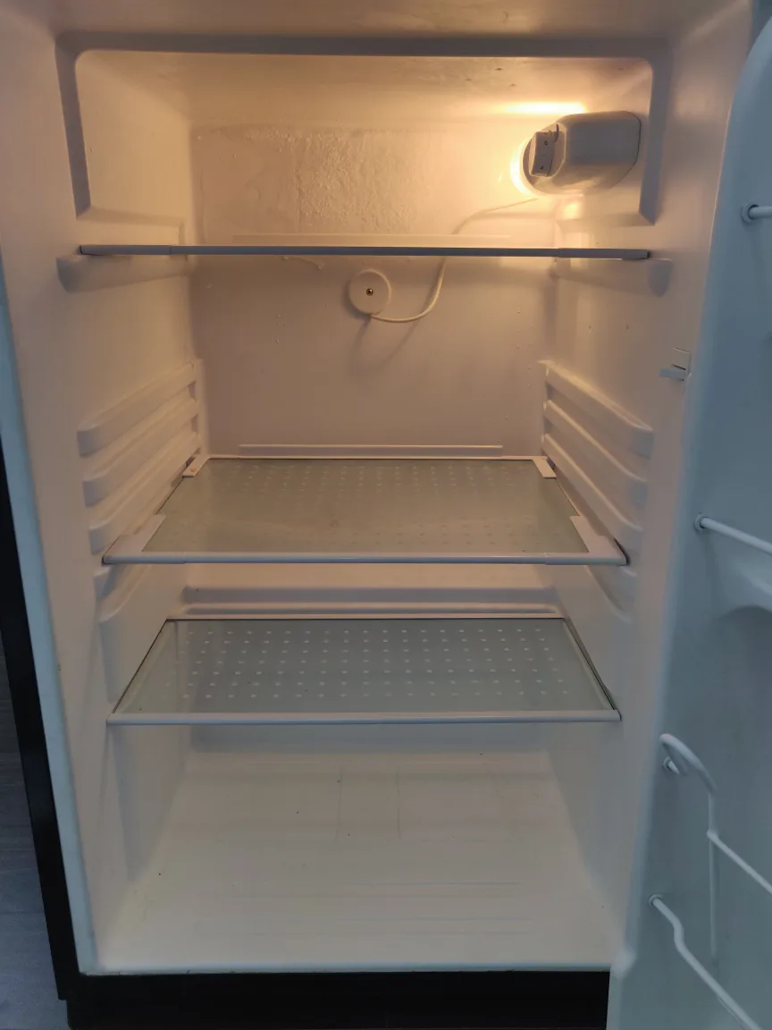 Sylvania Mini Fridge image indicator(3)