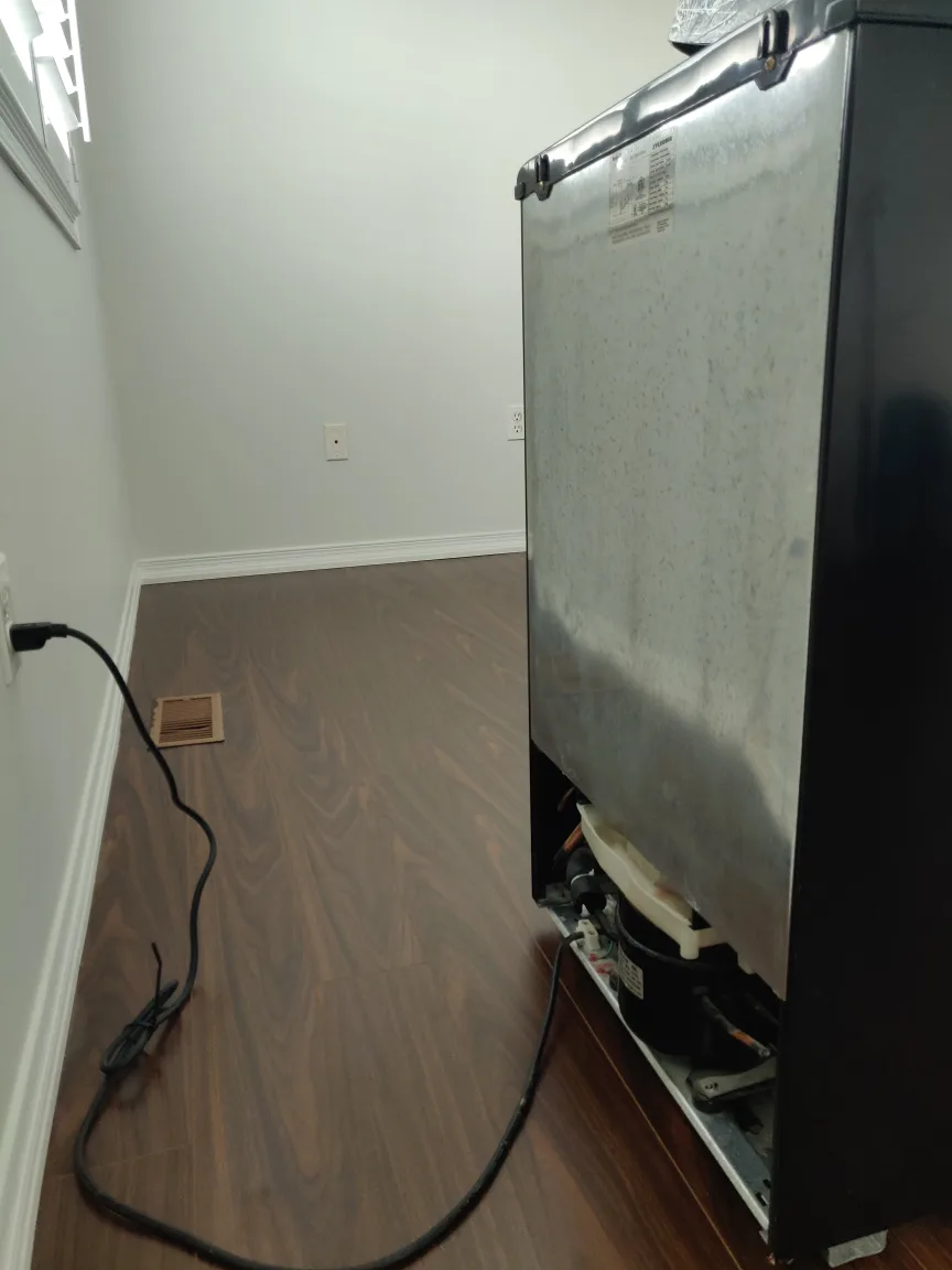 Sylvania Mini Fridge image indicator(5)