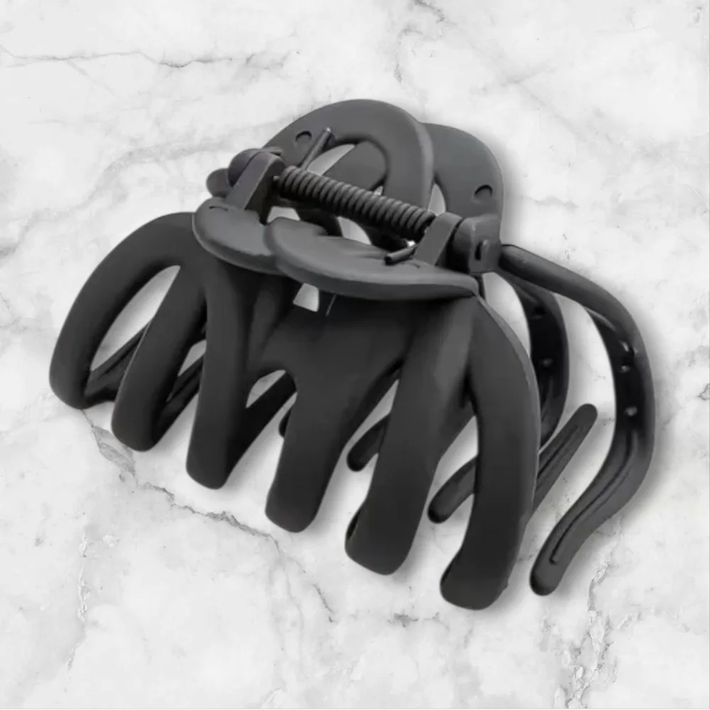 🌟 NEW Trending Hair Claw Clips – 1 for $4 or 3 for $10! 🌟 image indicator(2)