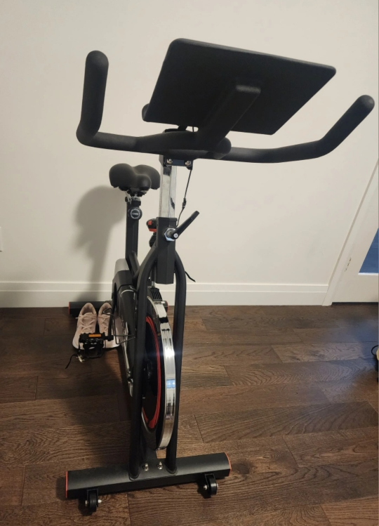 JOROTO Indoor Cycling Bike