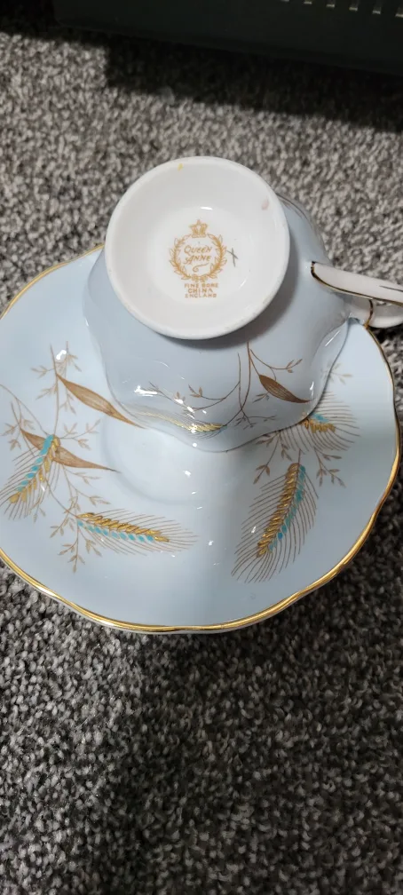 Queen Anne Fine Bone China Teacup & Saucer thumbnail