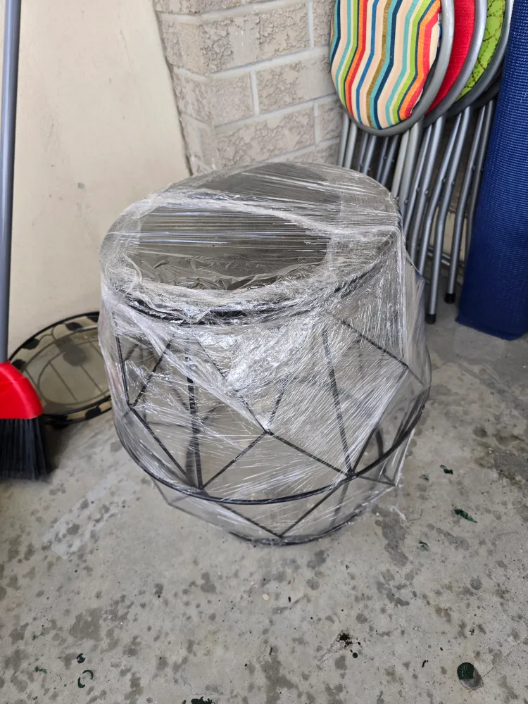 Metal Side Table image indicator(2)