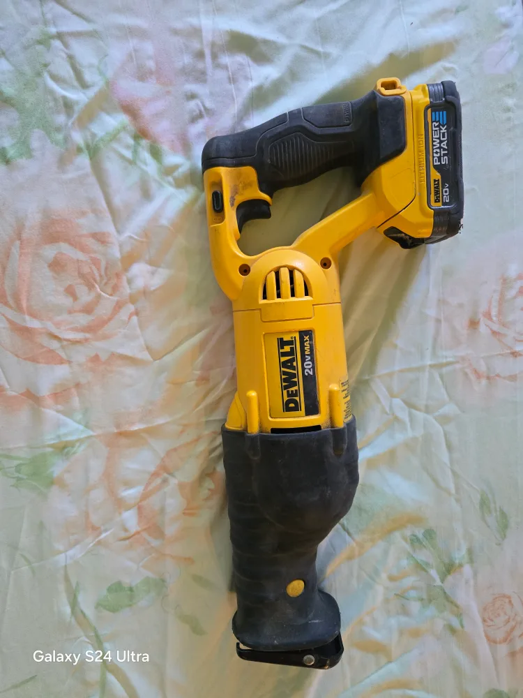 DeWALT 20V MAX Reciprocating Saw image indicator(2)