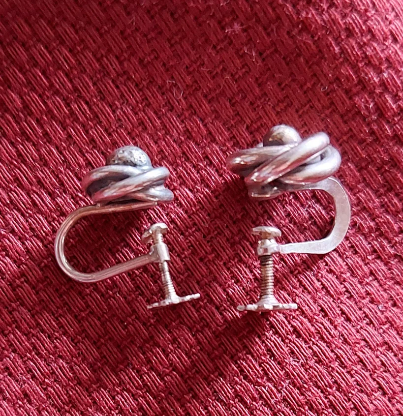 Vintage Sterling Silver Wire Knot Earrings image indicator(3)