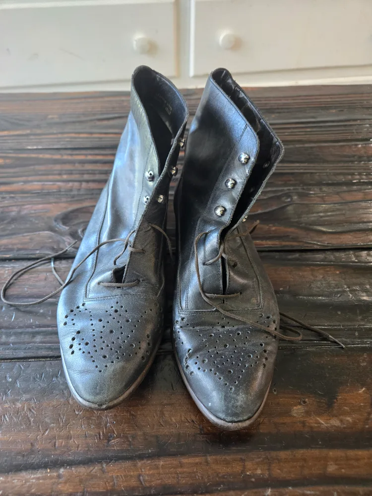 Leather Lace-Up Ankle Boots thumbnail