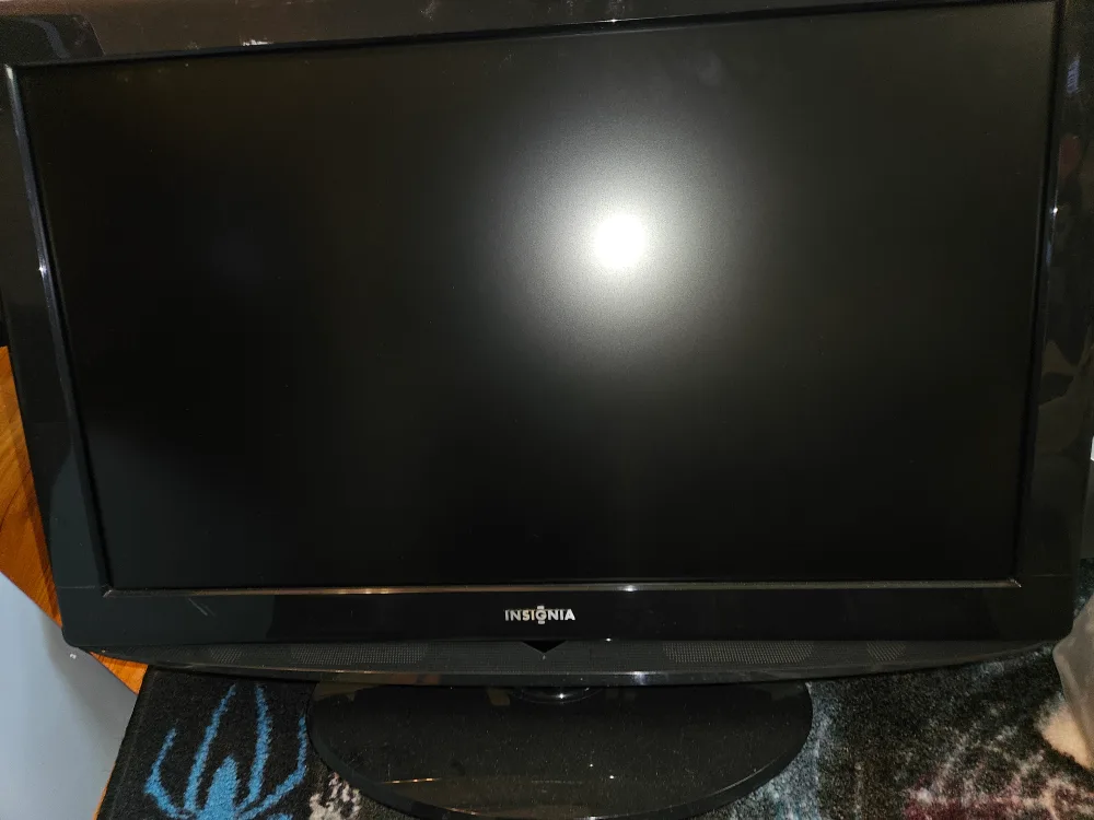 27' Insignia TV thumbnail