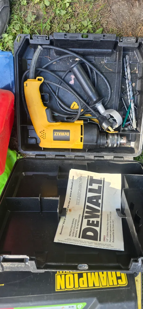 DeWalt Heavy Duty Hammerdrill DW511 thumbnail