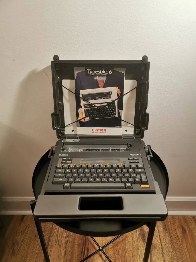 Vintage 1980 - Canon Typestar 6