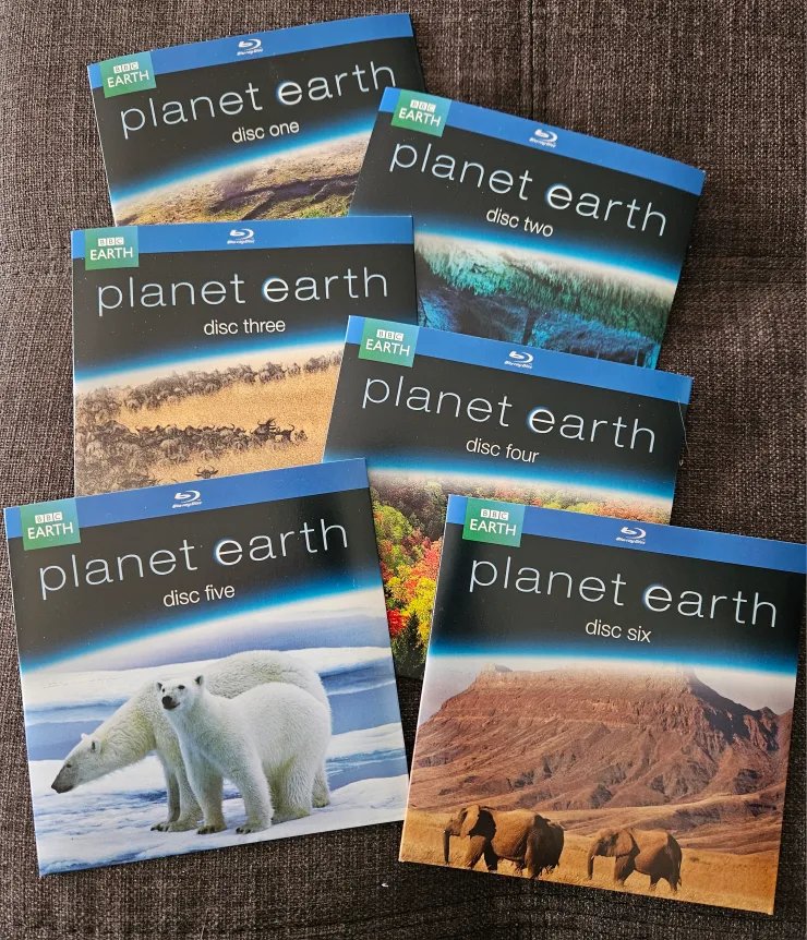 BBC Planet Earth Limited Edition 6 Blu-ray Set in Globe image indicator(2)