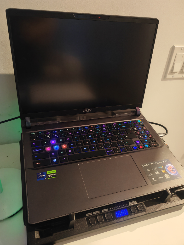 MSI GAMING LAPTOP - i9-13950HX 32 GB RAM RTX 4080