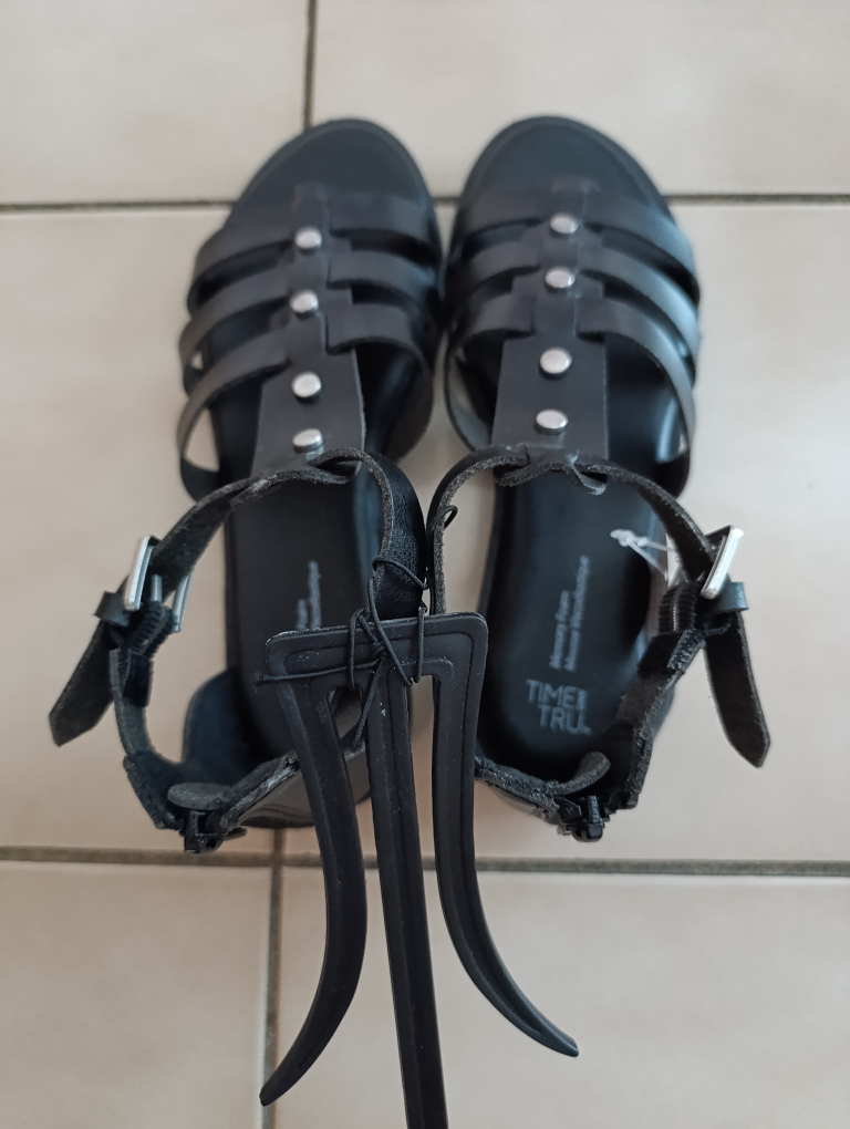 Time and Tru Black Sandals - Size 7