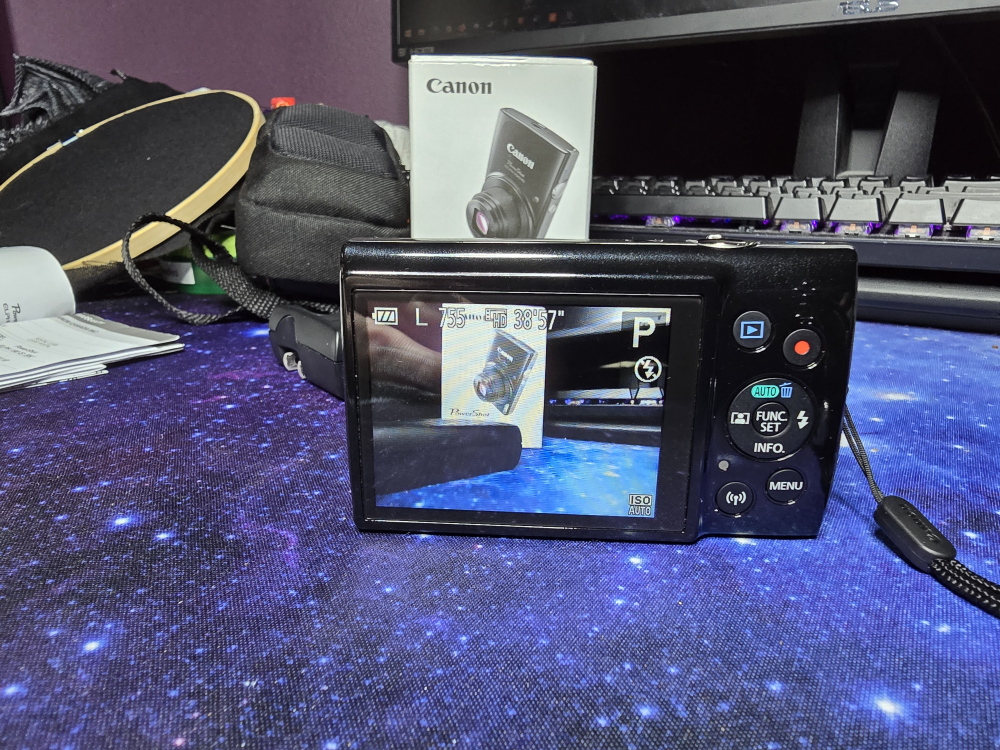 Canon PowerShot ELPH 190 IS Digital Camera - photo 4