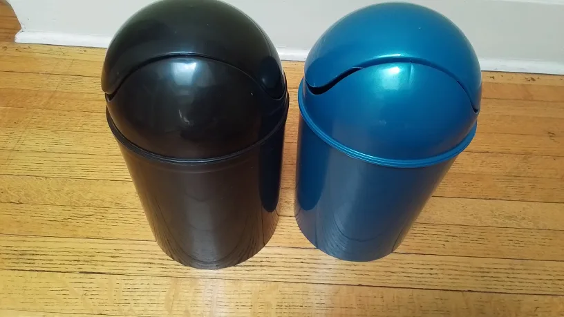 Mini Trash Cans - Black & Blue image indicator(2)