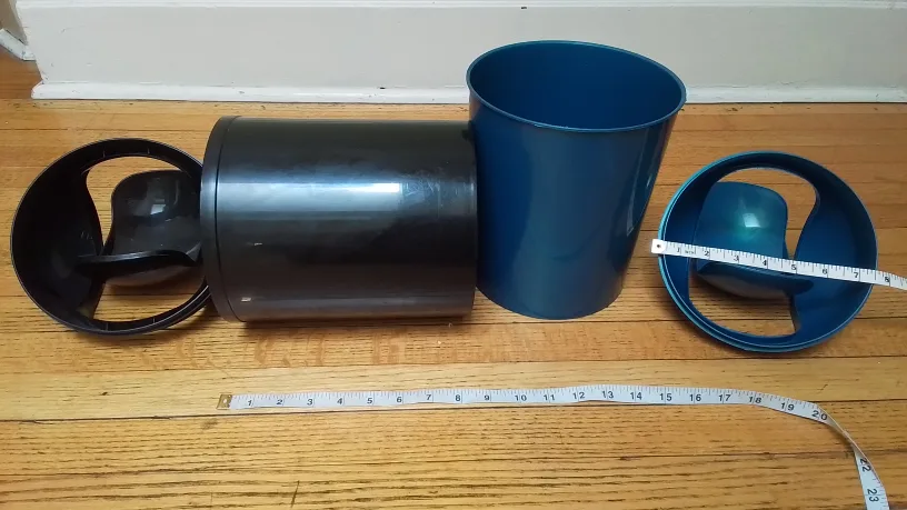 Mini Trash Cans - Black & Blue image indicator(4)