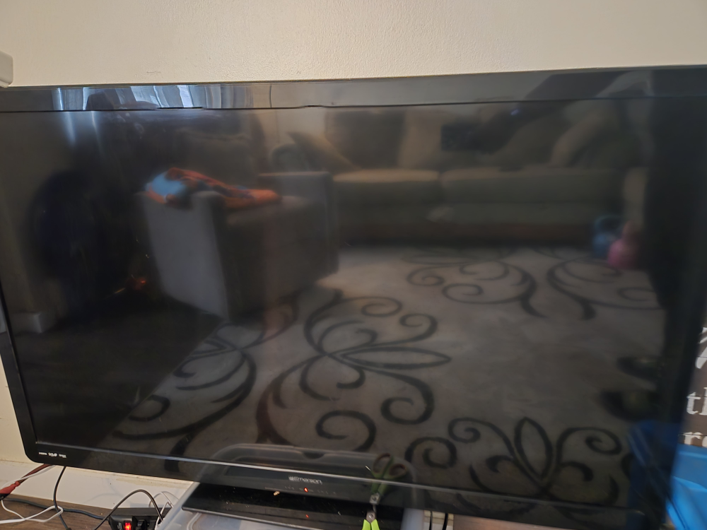Emerson 50in TV - photo 2