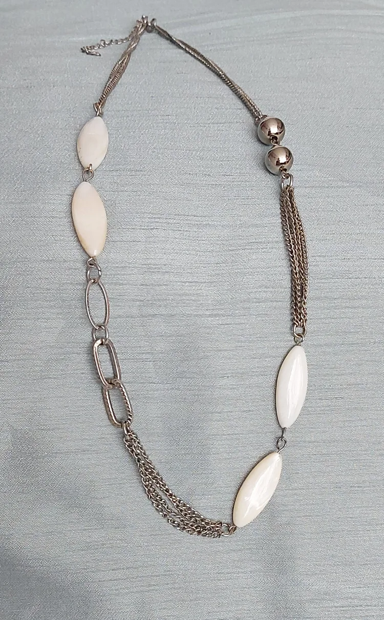 Silver Tone Necklace with White Beads image indicator(2)