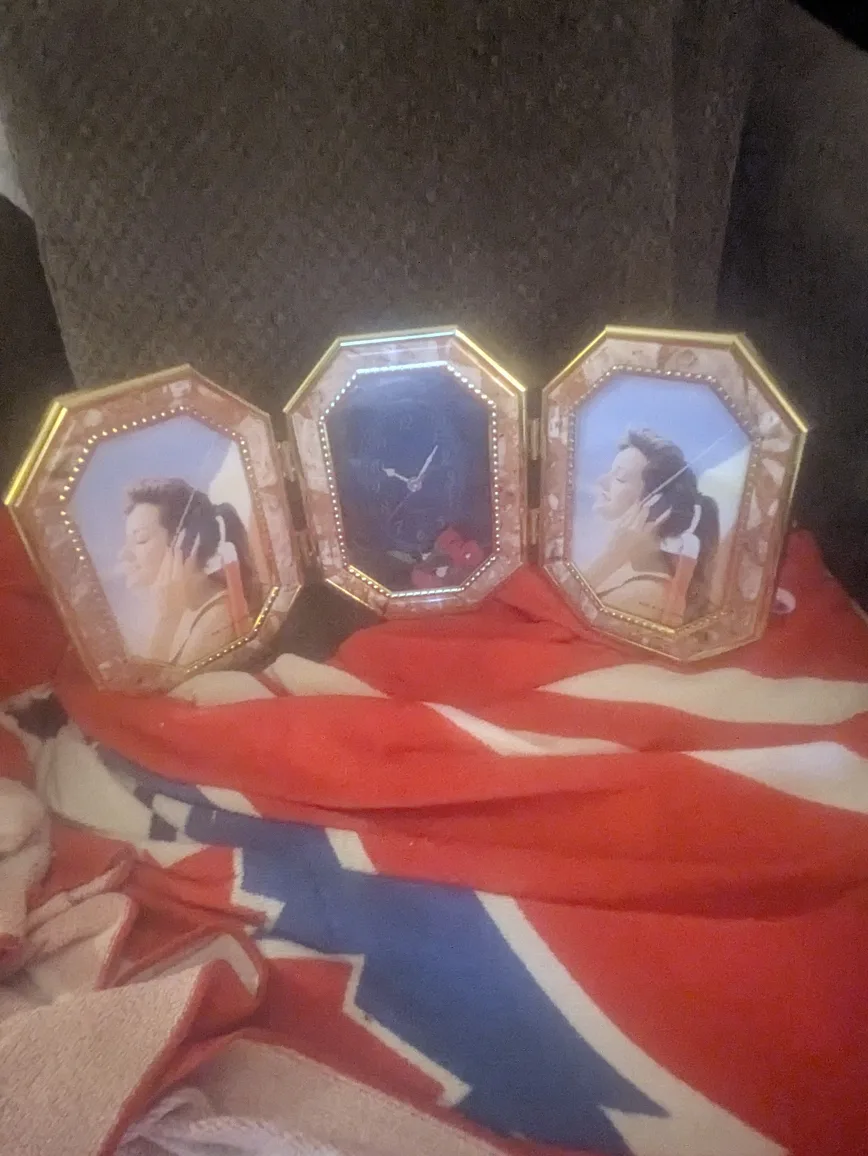 Photo Frame with Clock 4"x6" image indicator(2)