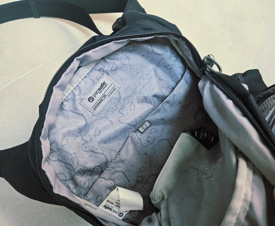 Pacsafe Anti-Theft Sling Bag - Black image indicator(4)