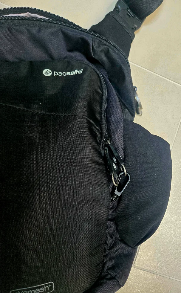 Pacsafe Anti-Theft Sling Bag - Black image indicator(5)