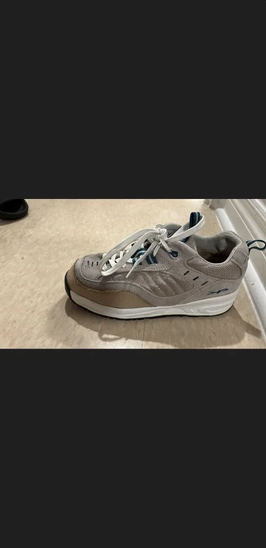 Unisex Chunky Shoe Size 4 Men thumbnail