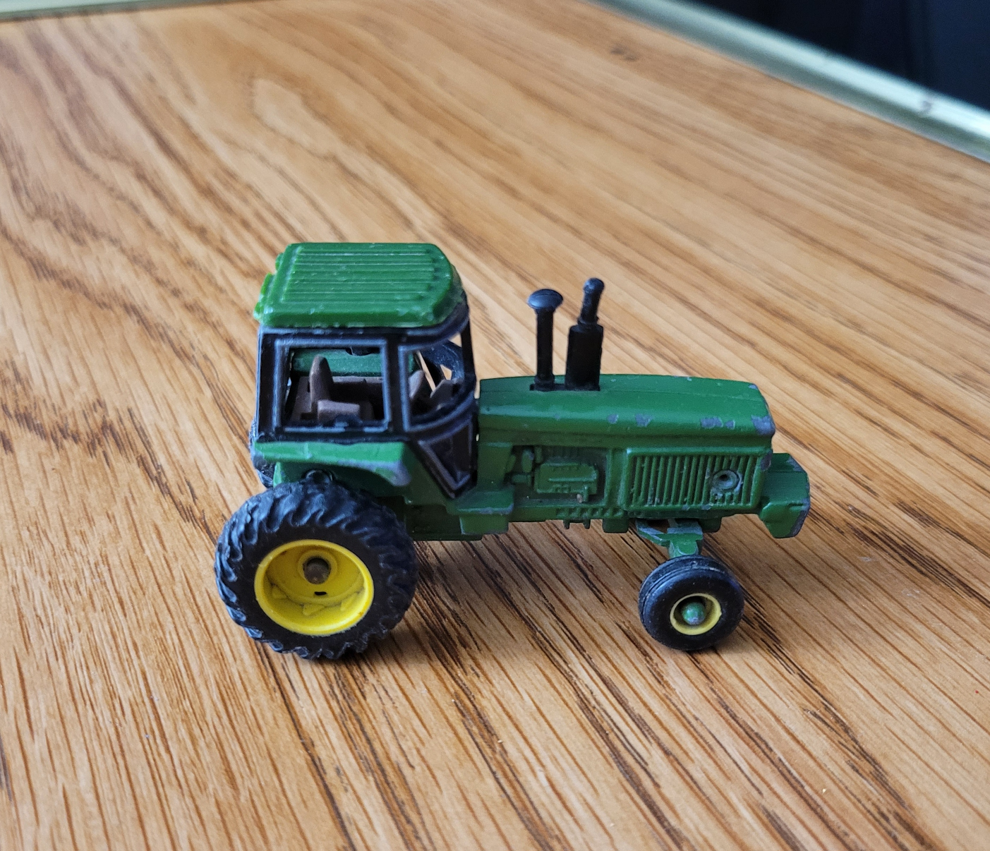 Vintage Ertl John Deere Die-Cast Tractor - photo 2