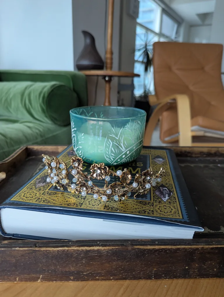 Gold Floral & Pearl Tiara image indicator(2)