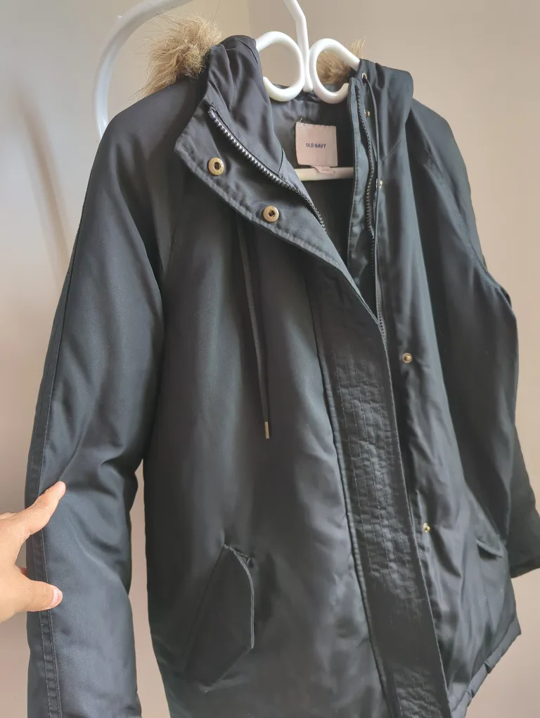 Old Navy Black Winter Coat with Faux Fur Hood thumbnail