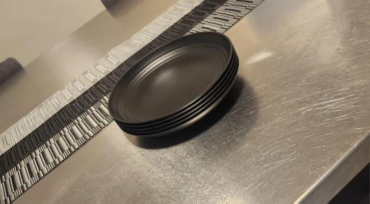 Black Dinner Plates - Set of 5 thumbnail