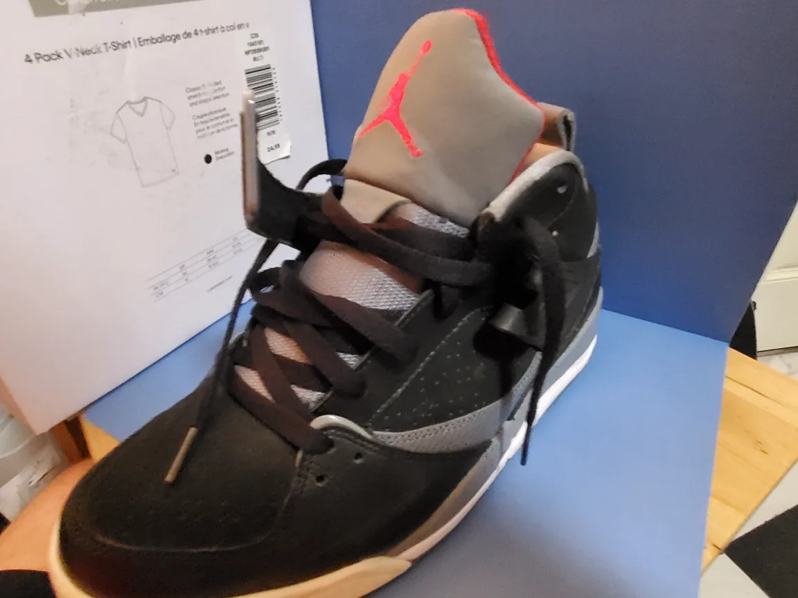 Jordan's (MJ Shoes) size 8.5 Men's image indicator(2)