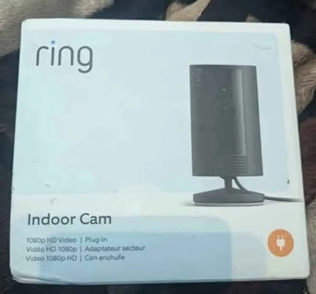 Ring Second Gen Indoor Cam thumbnail