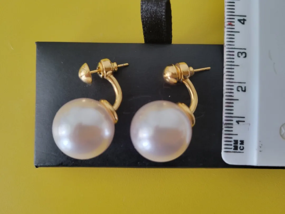 Pearl Earrings thumbnail