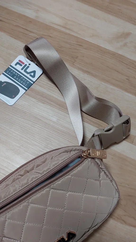 BRAND NEW Fila Fanny Pack image indicator(5)