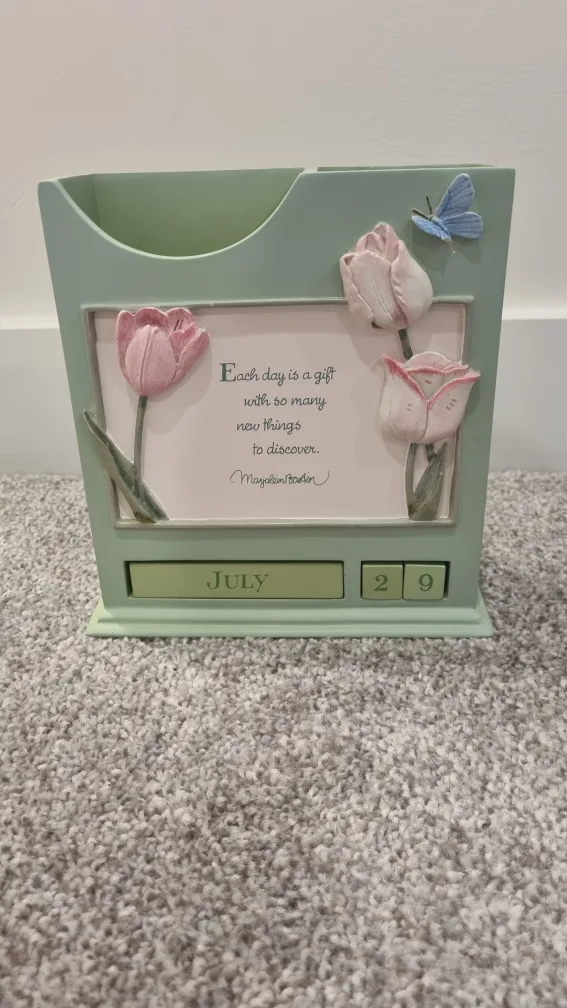 Desk Organizers, lego book ends & Bulletin Board image indicator(2)