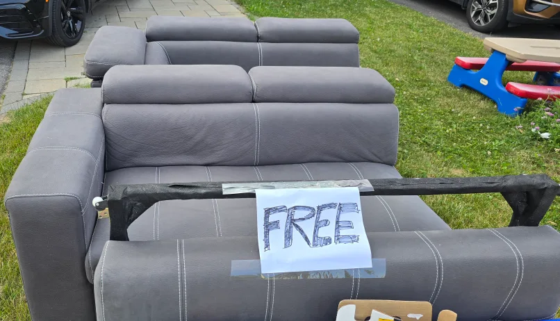 FREE COUCH - L SHAPE thumbnail