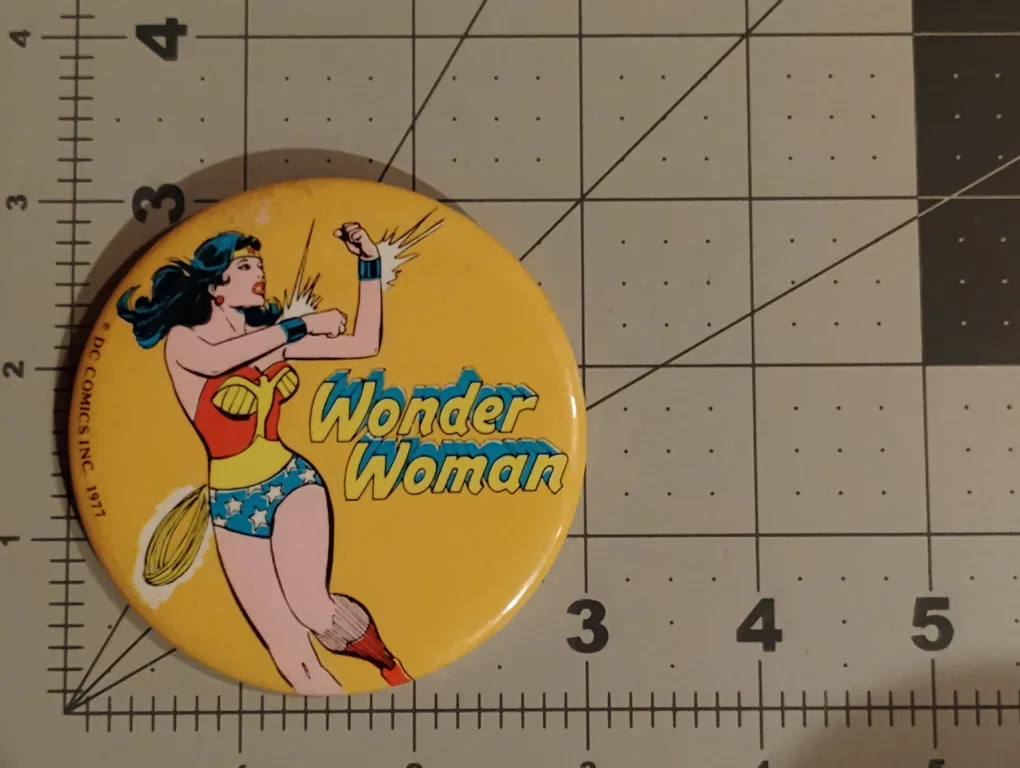 DC Comics 1977 Wonder Woman Pin Button 3” thumbnail