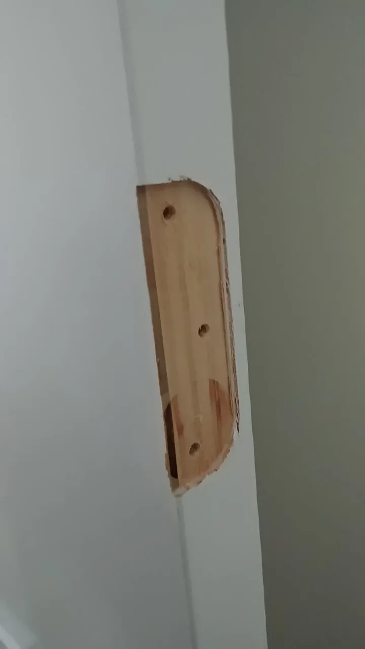 Interior Door - White. 32" x 80" image indicator(3)