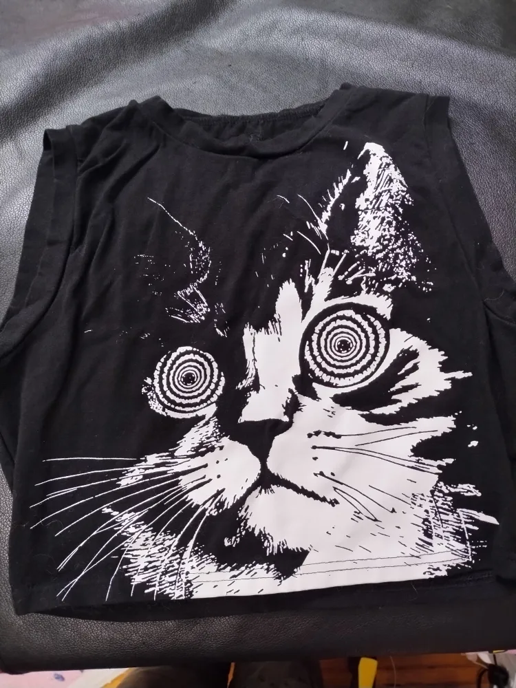 Black hypnotic Cat Print Crop Top image indicator(3)