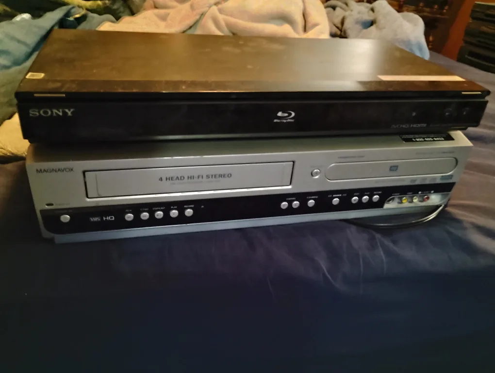 Sony Blu-Ray Player & Magnavox VHS/DVD Combo thumbnail