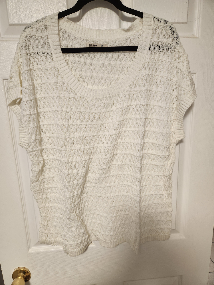Old Navy White Knit Top - Size XL