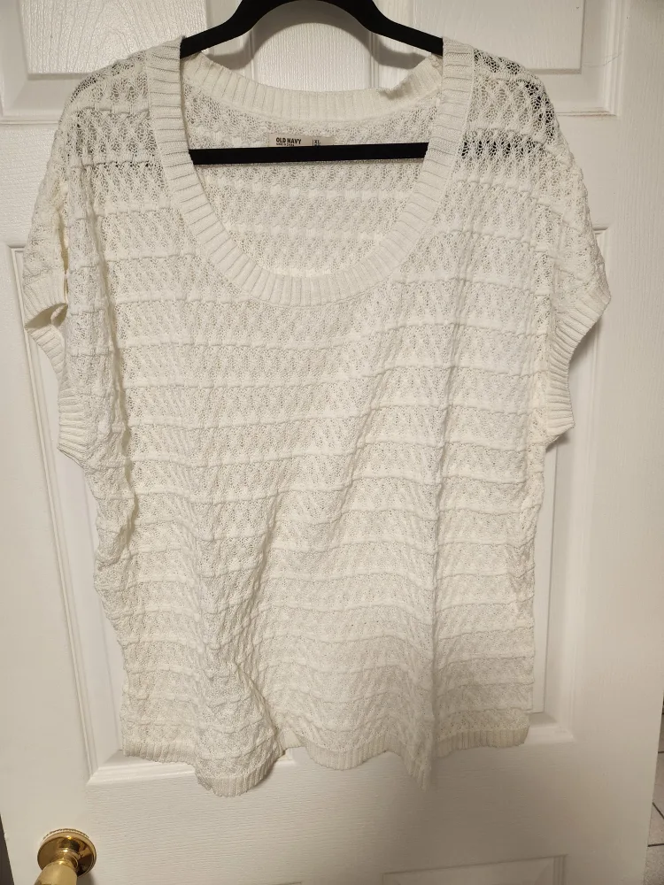 Old Navy White Knit Top - Size XL thumbnail