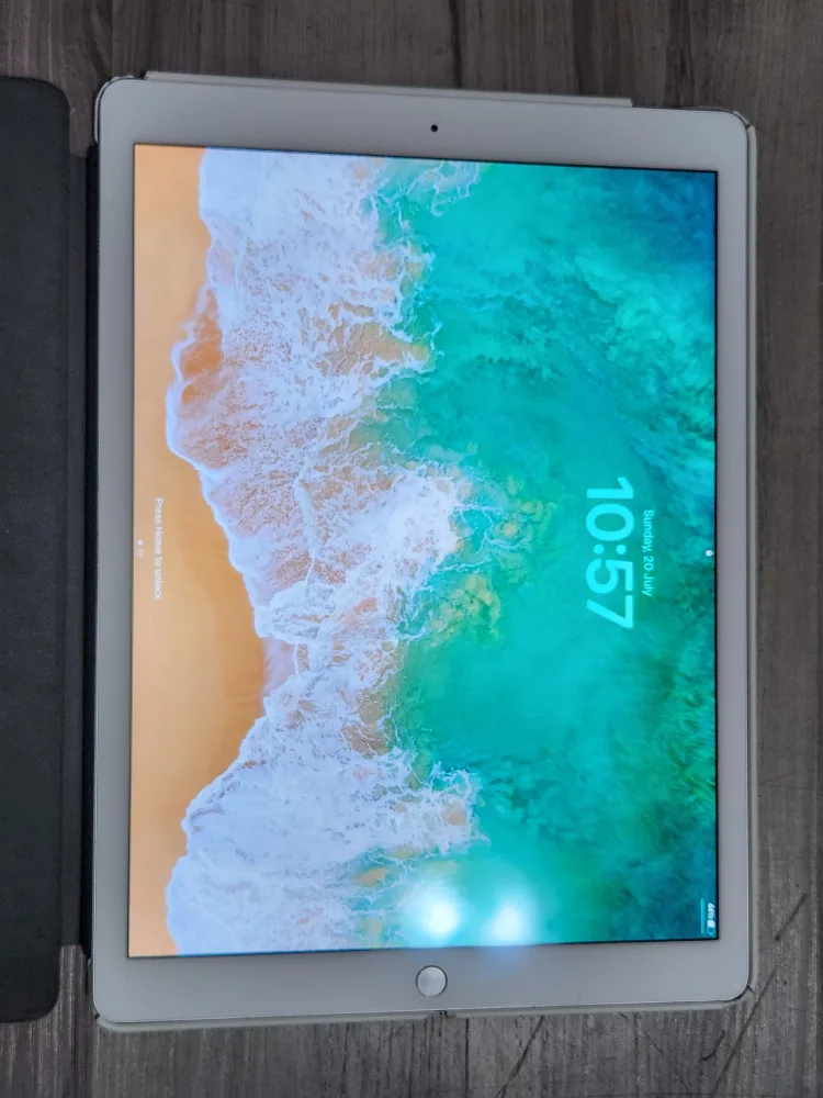 Apple iPad Pro A1584 128GB Wi-Fi 12.9-in Display With Pencil thumbnail