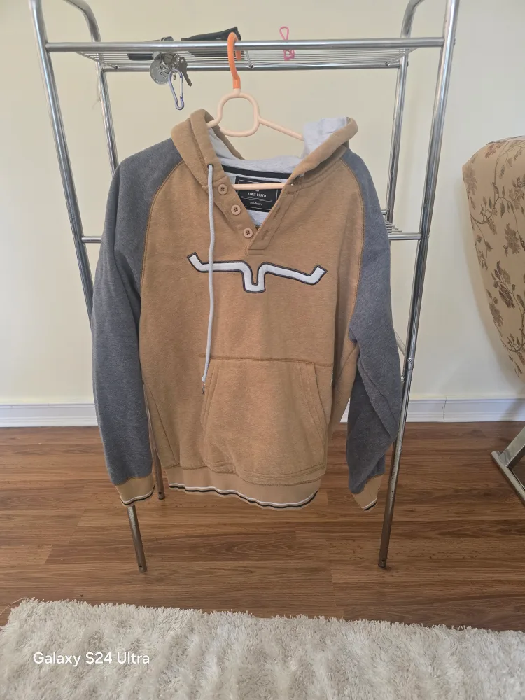 Kimes Ranch Hoodie - Size Medium thumbnail
