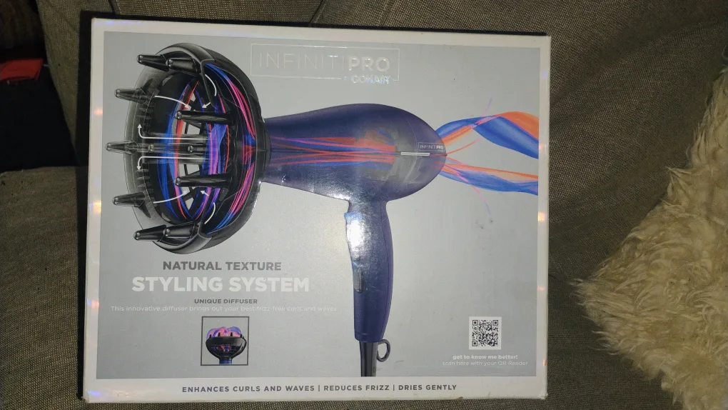 🇨🇦 Infiniti Pro by Conair Hair Dryer with Diffuser thumbnail