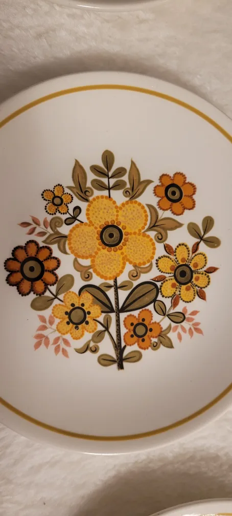 3  Ridgway Ironstone plates - Harvest Gold Pattern 🇨🇦🍁 image indicator(3)