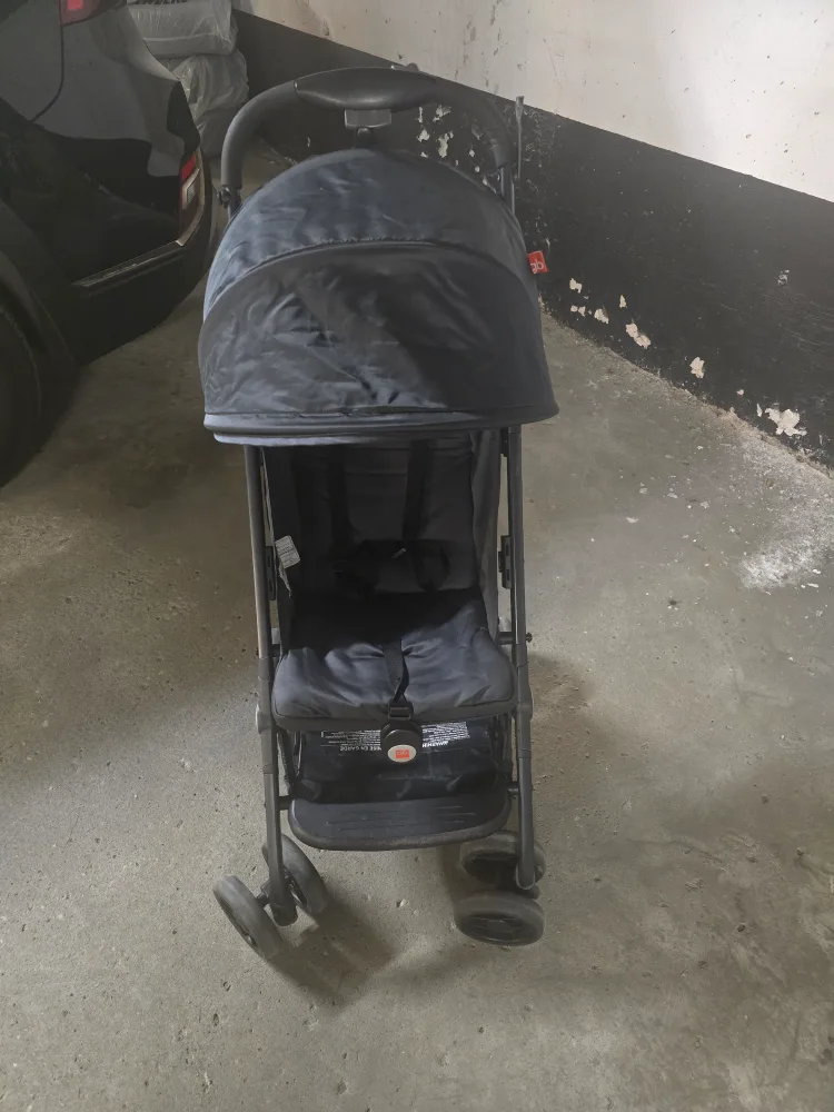 Black Umbrella Stroller travel image indicator(4)