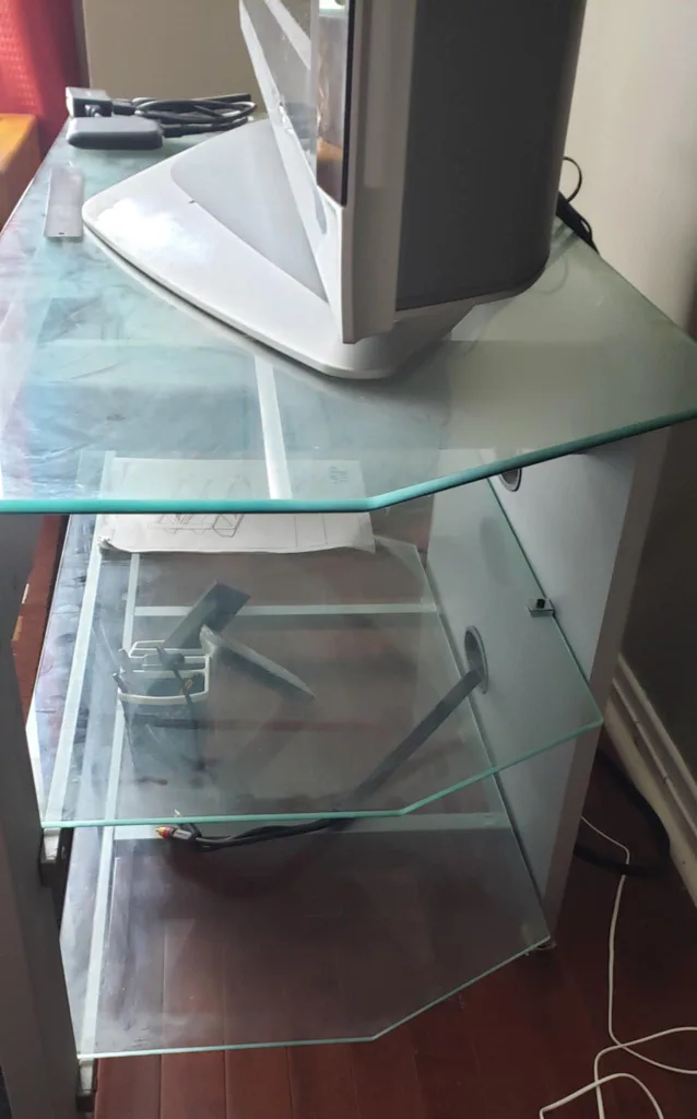 TV Plasma 50" HD VERA and TV Stand Glass thumbnail