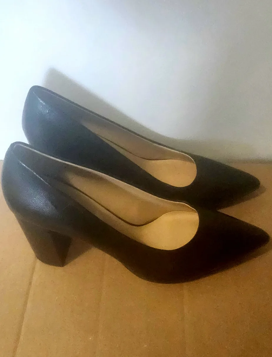 Franco Sarto Black Leather Heels thumbnail