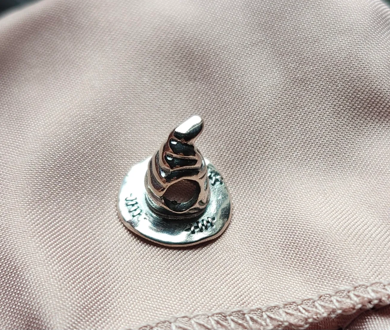 Pandora sorting Hat Charm thumbnail