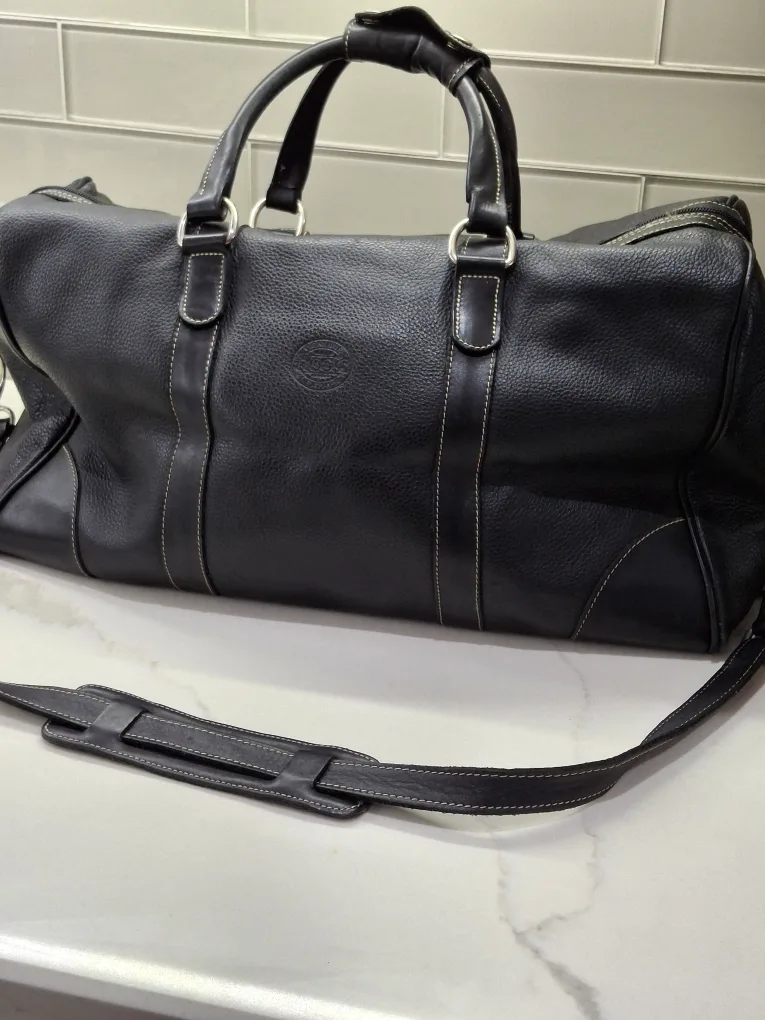Roots Black Leather Duffle Bag image indicator(5)