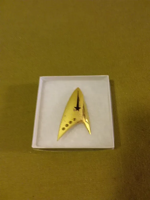 Star Trek - Christopher Pike Command Pin 🇨🇦 thumbnail